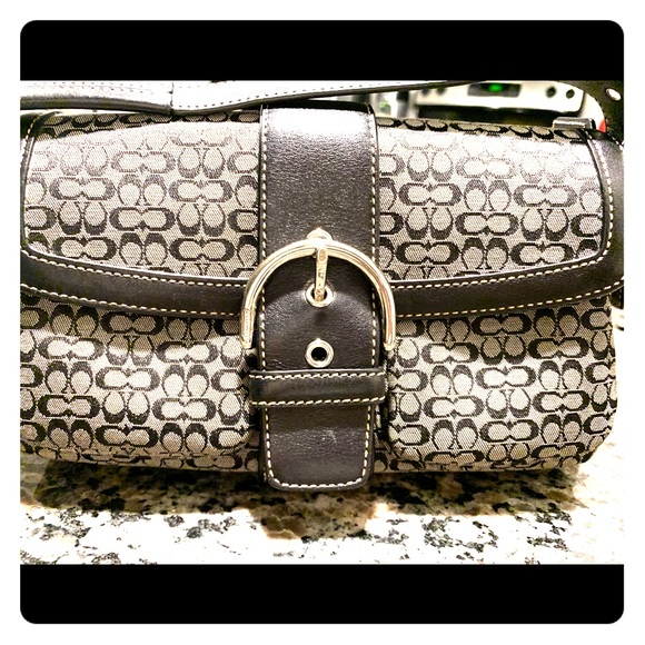 beautiful signature coach bag - Picture 1 of 2
